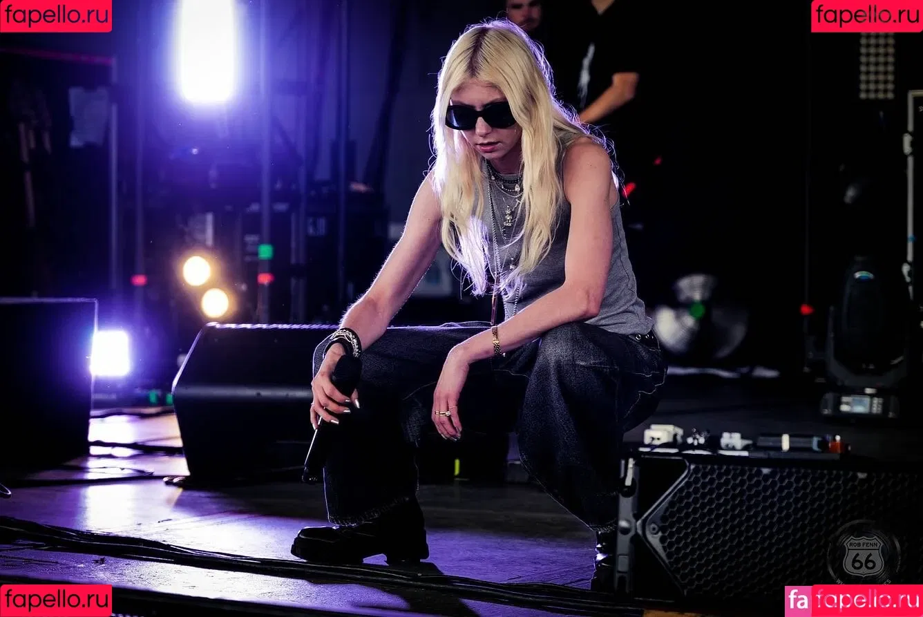 Taylor Momsen / aryelsoul / taylormomsen Onlyfans Photo Gallery 