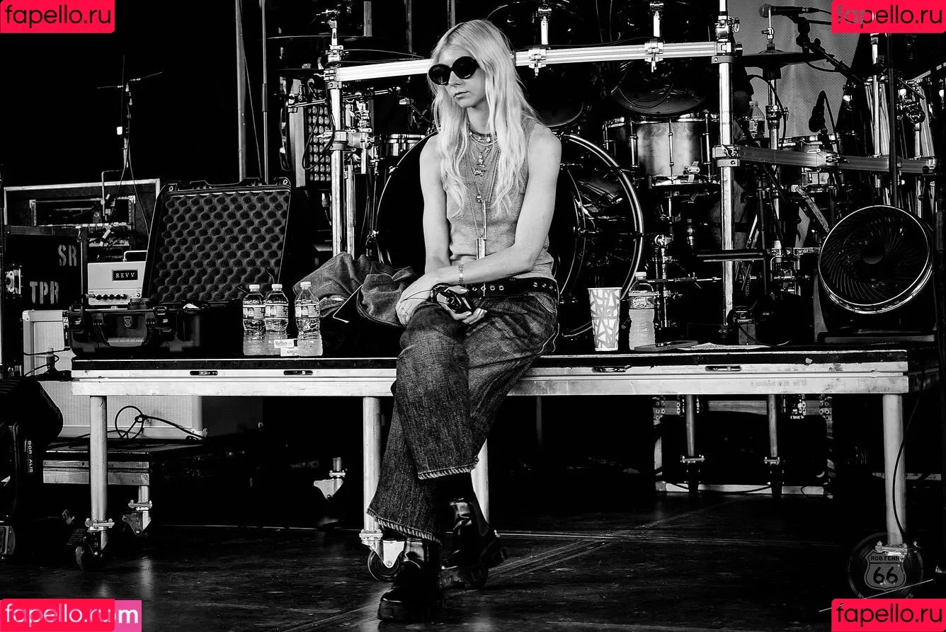 Taylor Momsen / aryelsoul / taylormomsen Onlyfans Photo Gallery 