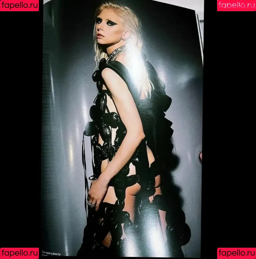 Taylor Momsen / aryelsoul / taylormomsen Onlyfans Photo Gallery 