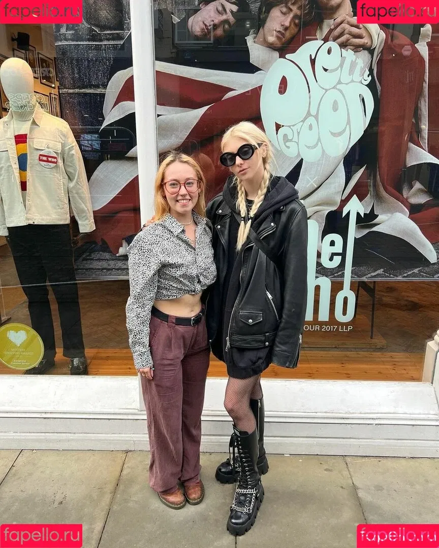 Taylor Momsen / aryelsoul / taylormomsen Onlyfans Photo Gallery 