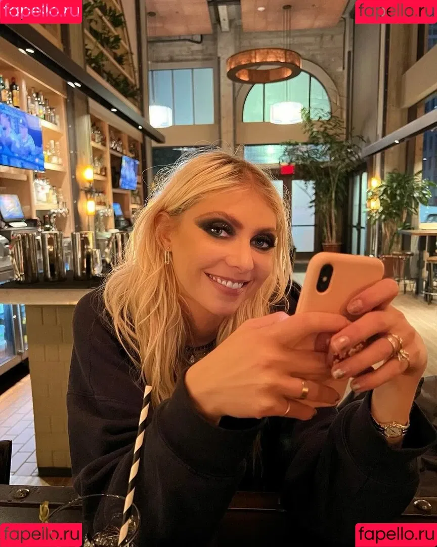 Taylor Momsen / aryelsoul / taylormomsen Onlyfans Photo Gallery 