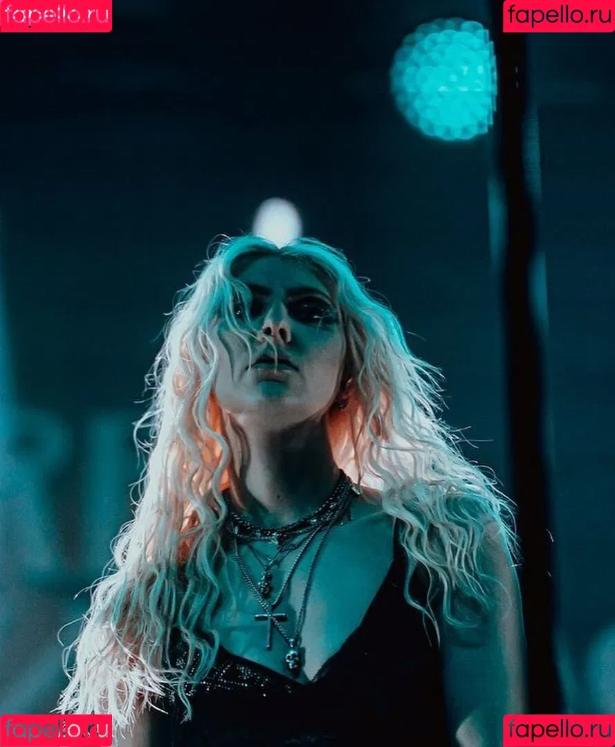 Taylor Momsen / aryelsoul / taylormomsen Onlyfans Photo Gallery 