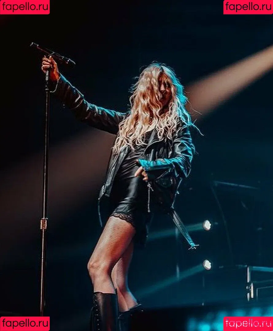 Taylor Momsen / aryelsoul / taylormomsen Onlyfans Photo Gallery 