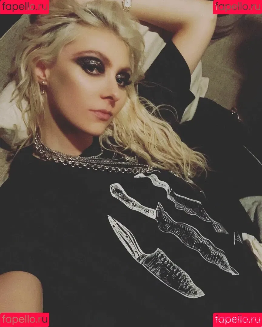 Taylor Momsen / aryelsoul / taylormomsen Onlyfans Photo Gallery 