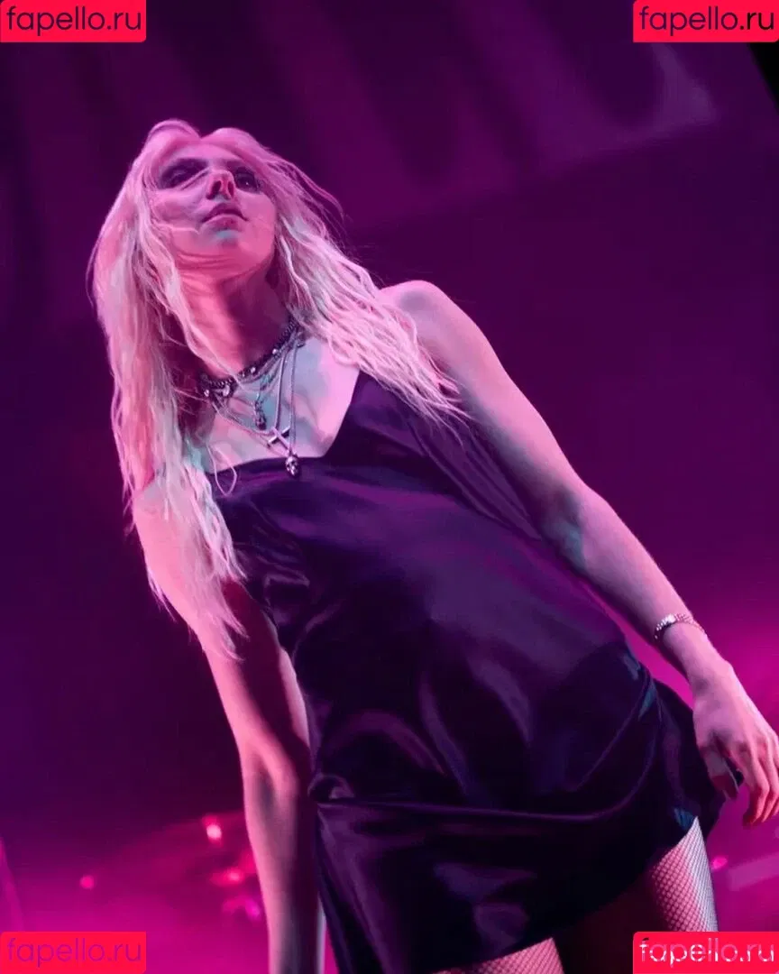 Taylor Momsen / aryelsoul / taylormomsen Onlyfans Photo Gallery 