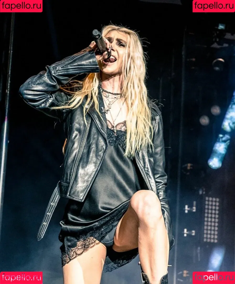 Taylor Momsen / aryelsoul / taylormomsen Onlyfans Photo Gallery 