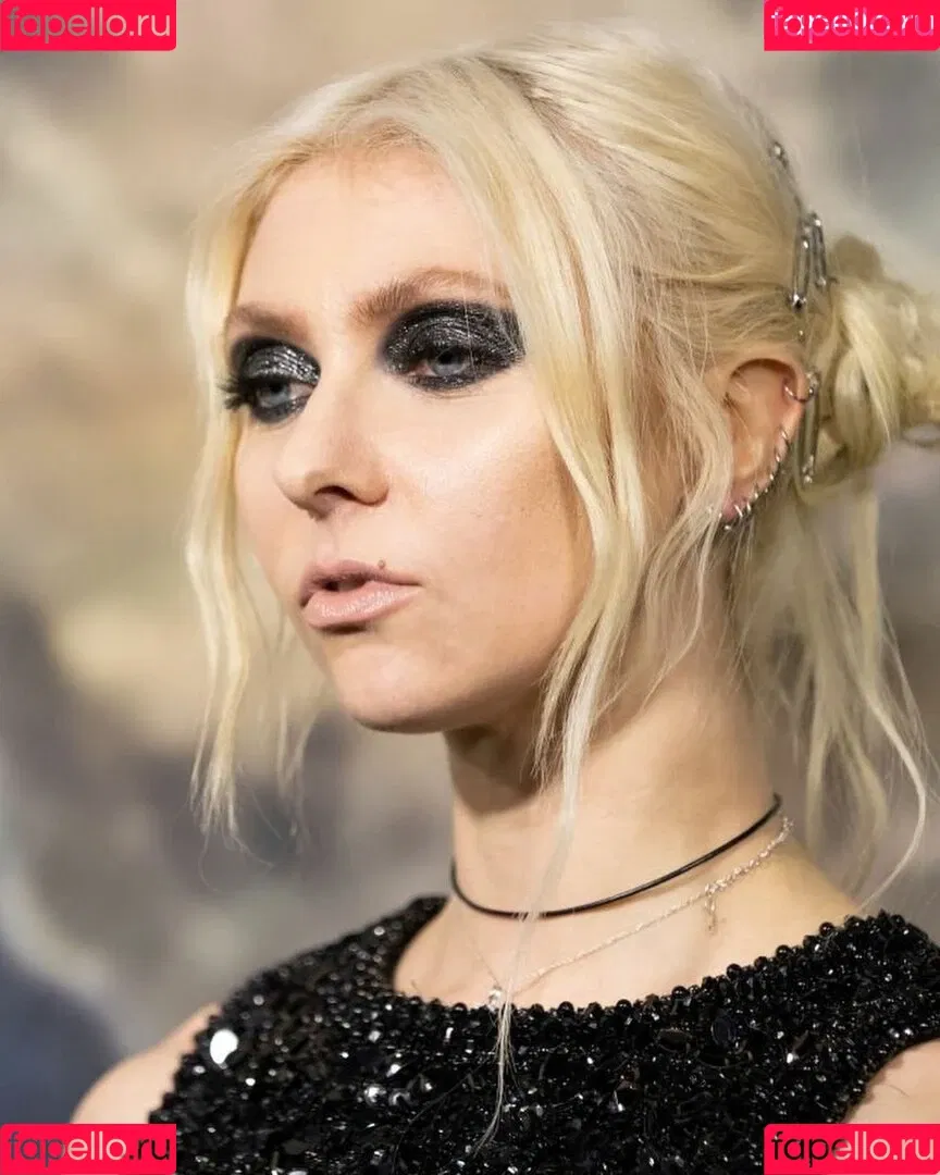 Taylor Momsen / aryelsoul / taylormomsen Onlyfans Photo Gallery 
