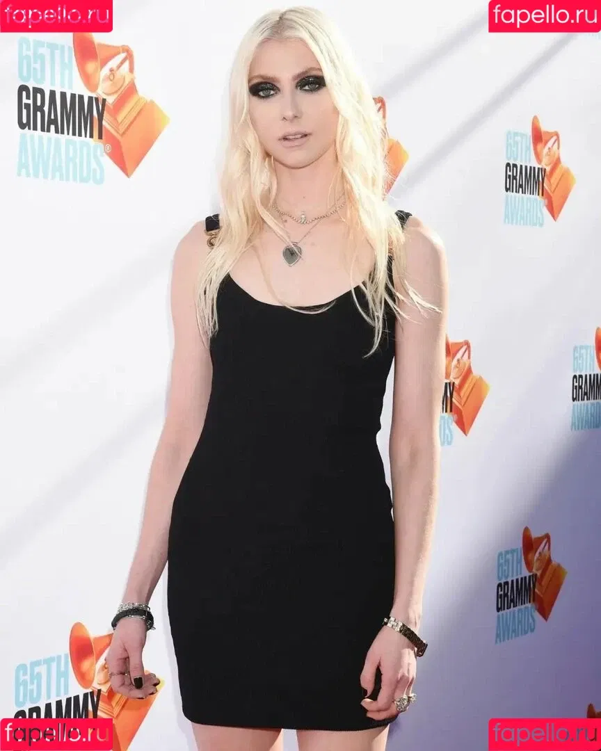 Taylor Momsen / aryelsoul / taylormomsen Onlyfans Photo Gallery 