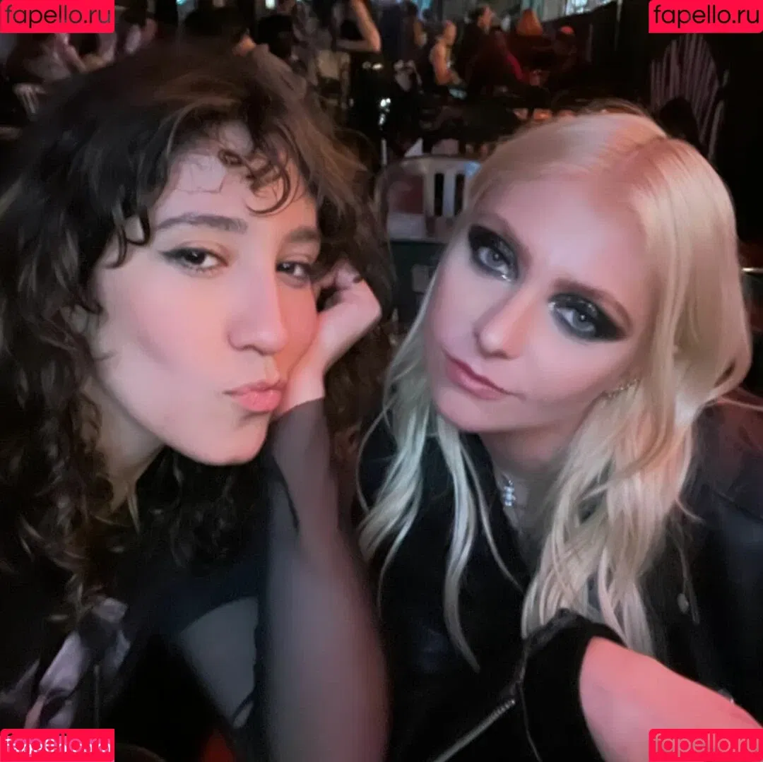 Taylor Momsen / aryelsoul / taylormomsen Onlyfans Photo Gallery 