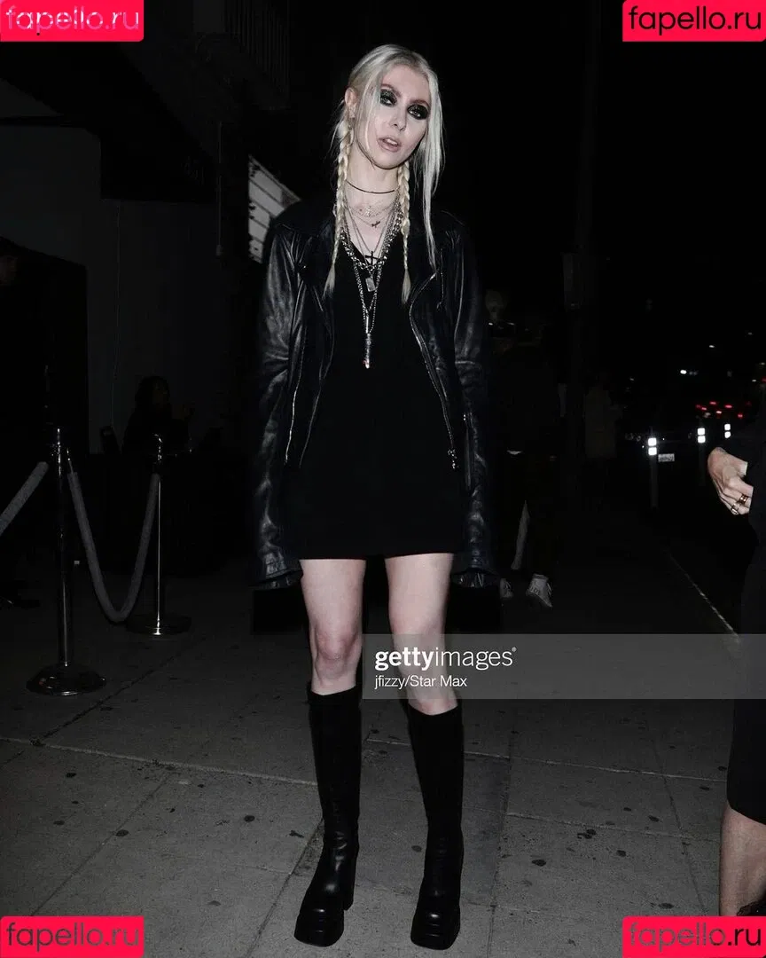 Taylor Momsen / aryelsoul / taylormomsen Onlyfans Photo Gallery 