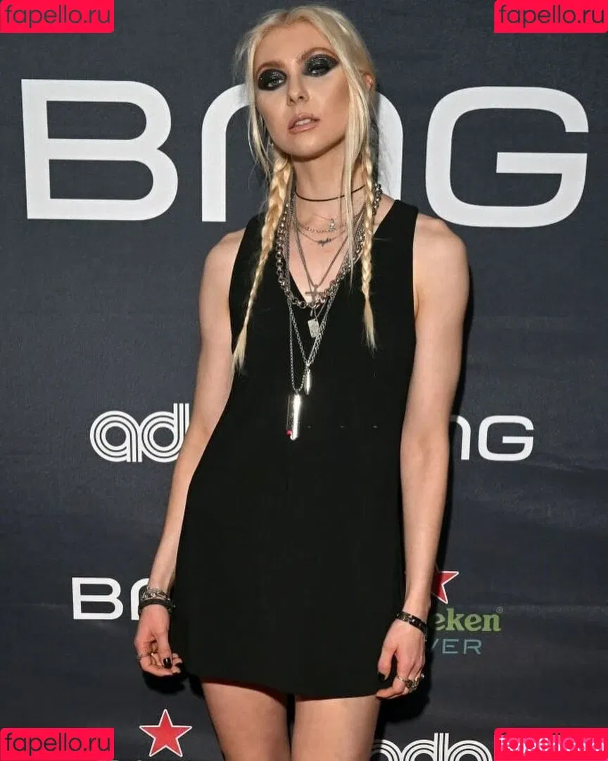 Taylor Momsen / aryelsoul / taylormomsen Onlyfans Photo Gallery 