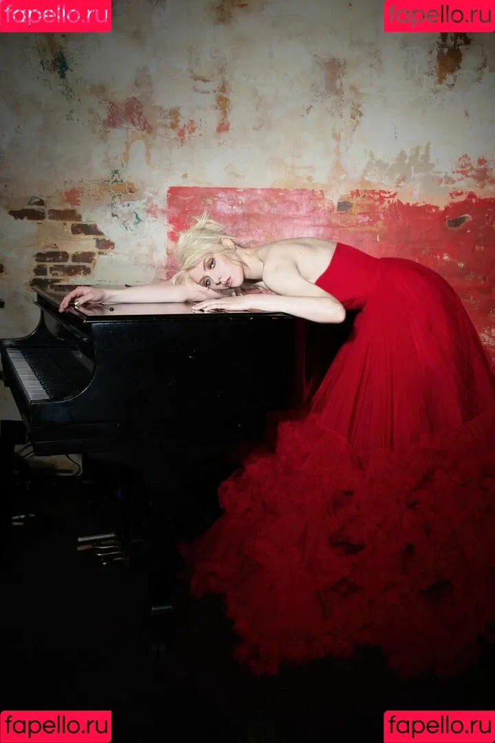 Taylor Momsen / aryelsoul / taylormomsen Onlyfans Photo Gallery 