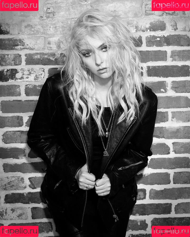 Taylor Momsen / aryelsoul / taylormomsen Onlyfans Photo Gallery 