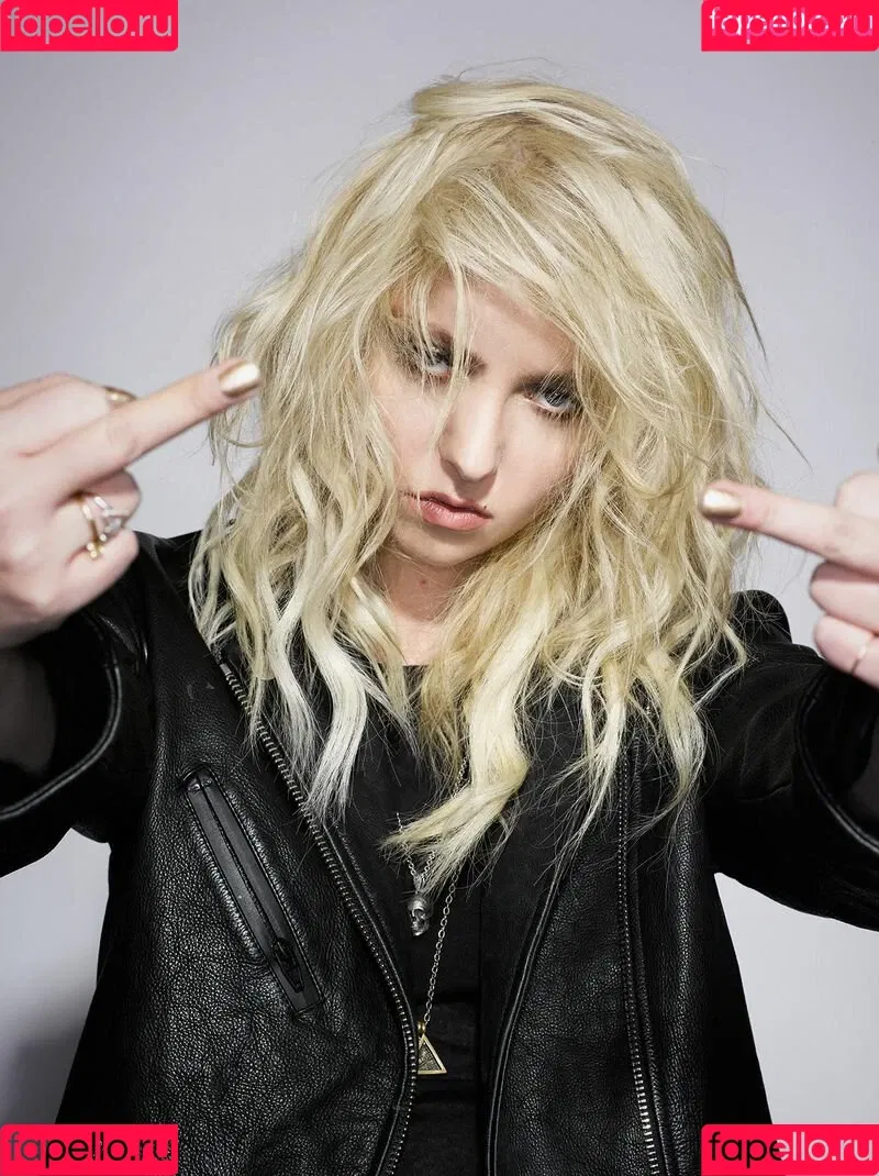 Taylor Momsen / aryelsoul / taylormomsen Onlyfans Photo Gallery 