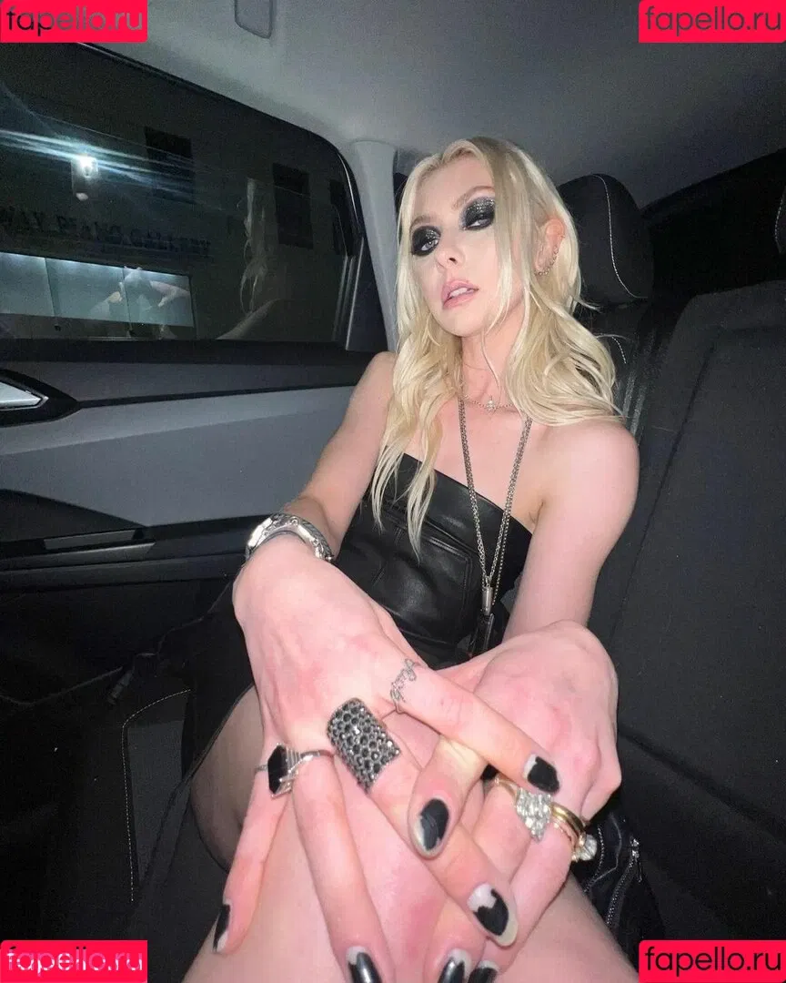 Taylor Momsen / aryelsoul / taylormomsen Onlyfans Photo Gallery 