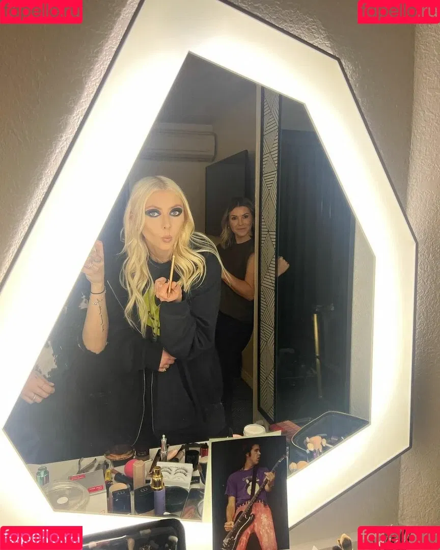 Taylor Momsen / aryelsoul / taylormomsen Onlyfans Photo Gallery 