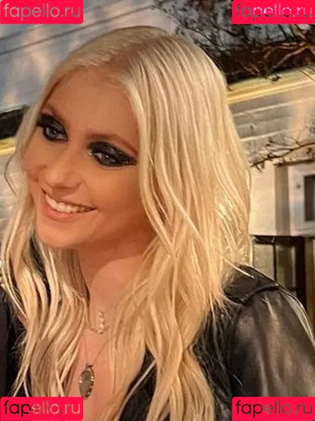 Taylor Momsen / aryelsoul / taylormomsen Onlyfans Photo Gallery 