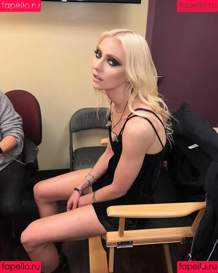 Taylor Momsen / aryelsoul / taylormomsen Onlyfans Photo Gallery 