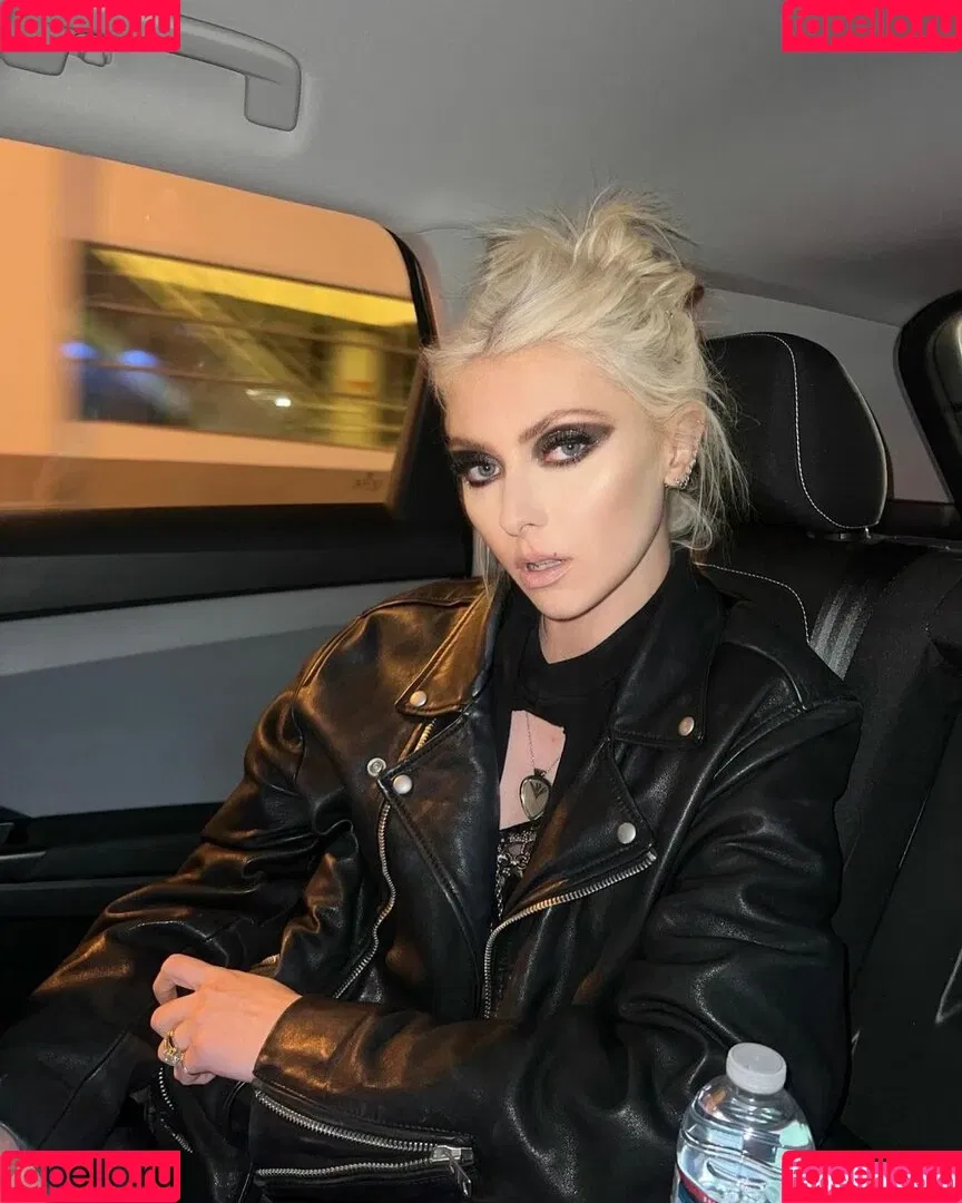 Taylor Momsen / aryelsoul / taylormomsen Onlyfans Photo Gallery 