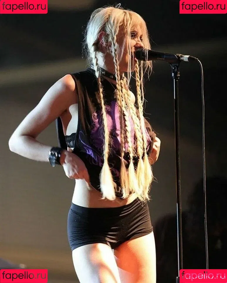 Taylor Momsen / aryelsoul / taylormomsen Onlyfans Photo Gallery 