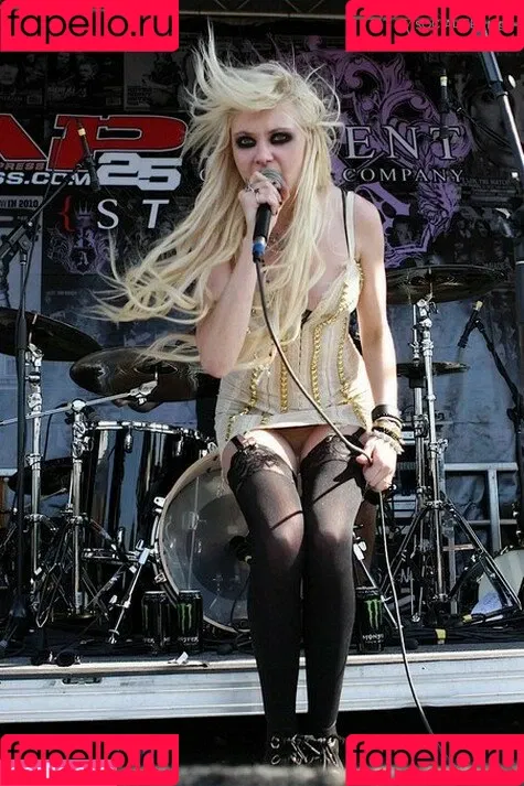 Taylor Momsen / aryelsoul / taylormomsen Onlyfans Photo Gallery 