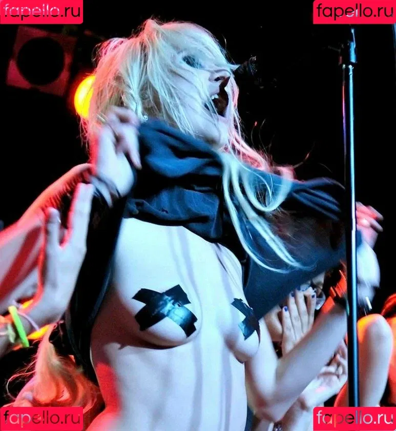 Taylor Momsen / aryelsoul / taylormomsen Onlyfans Photo Gallery 