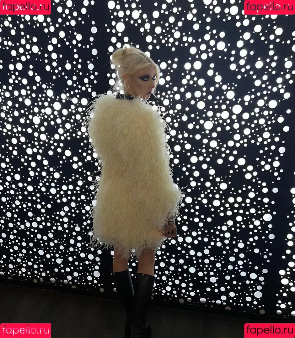 Taylor Momsen / aryelsoul / taylormomsen Onlyfans Photo Gallery 