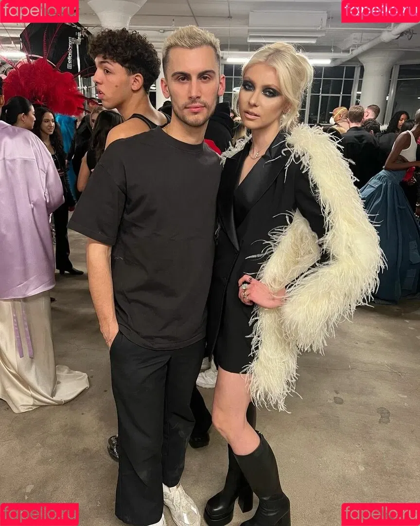 Taylor Momsen / aryelsoul / taylormomsen Onlyfans Photo Gallery 