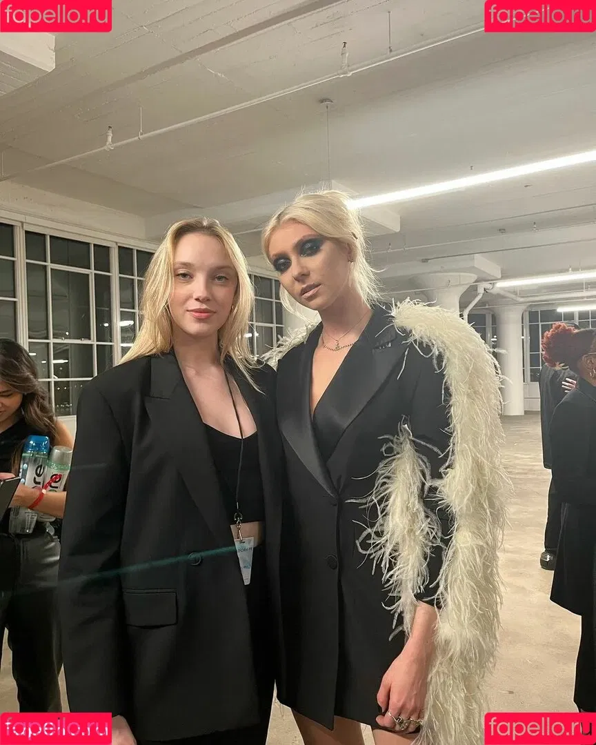 Taylor Momsen / aryelsoul / taylormomsen Onlyfans Photo Gallery 