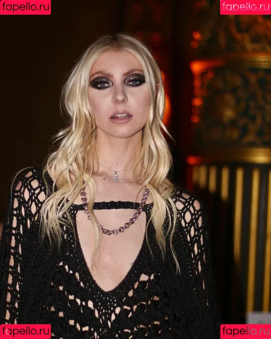 Taylor Momsen / aryelsoul / taylormomsen Onlyfans Photo Gallery 