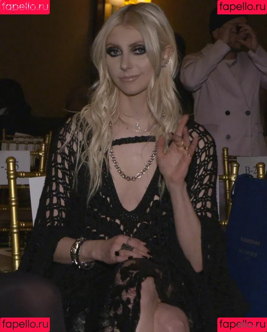 Taylor Momsen / aryelsoul / taylormomsen Onlyfans Photo Gallery 