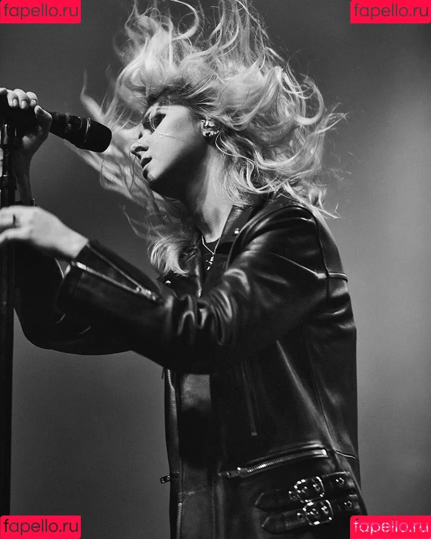Taylor Momsen / aryelsoul / taylormomsen Onlyfans Photo Gallery 