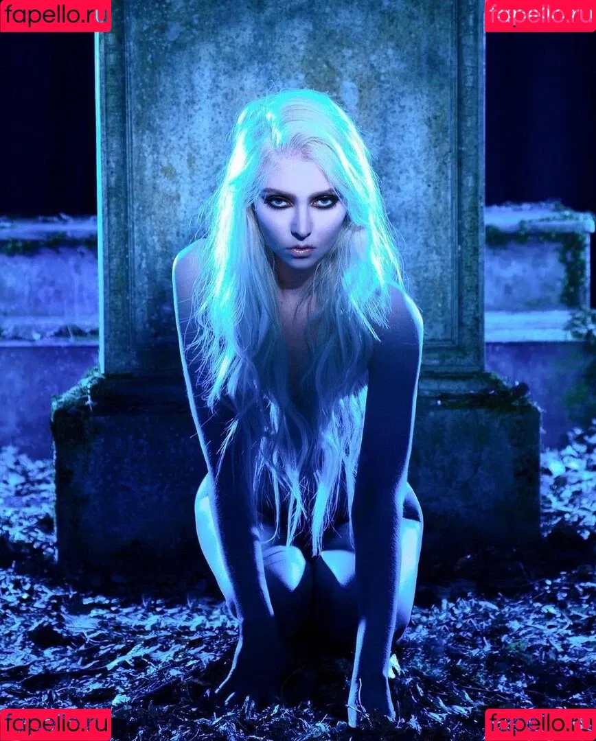 Taylor Momsen / aryelsoul / taylormomsen Onlyfans Photo Gallery 