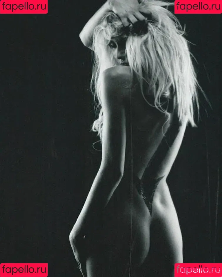 Taylor Momsen / aryelsoul / taylormomsen Onlyfans Photo Gallery 