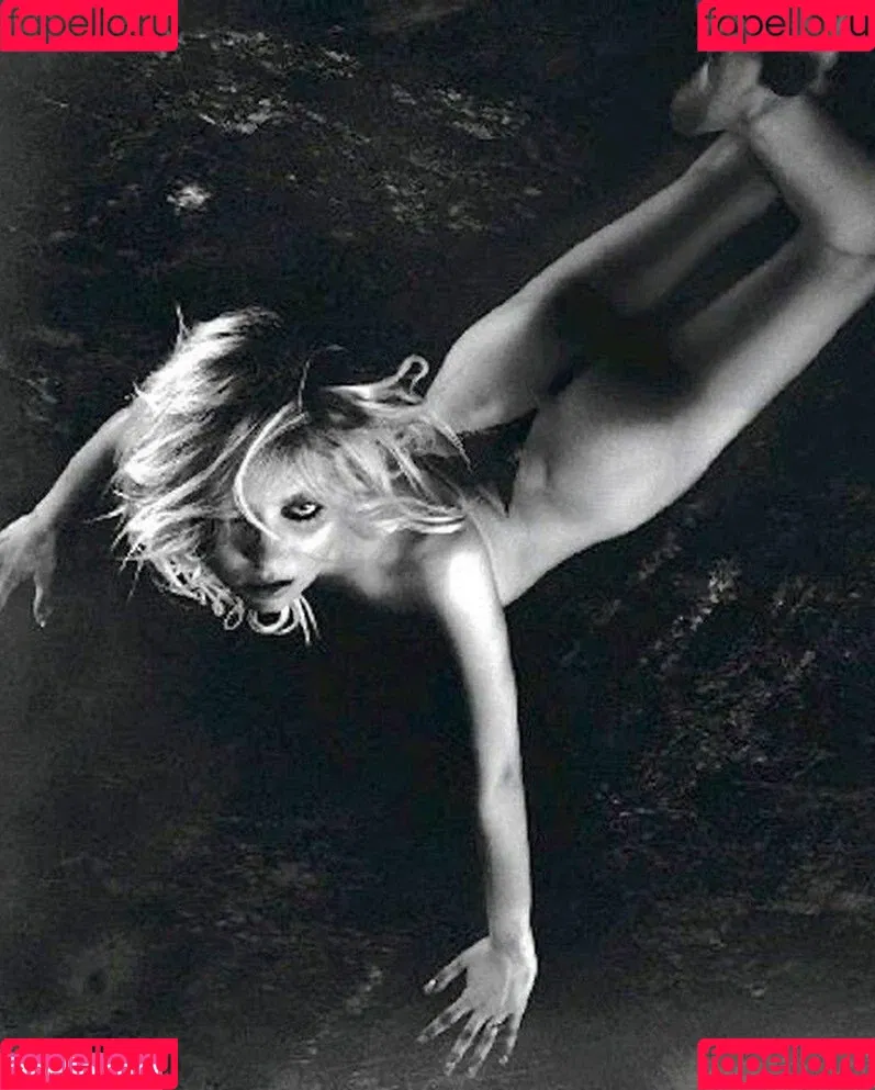 Taylor Momsen / aryelsoul / taylormomsen Onlyfans Photo Gallery 