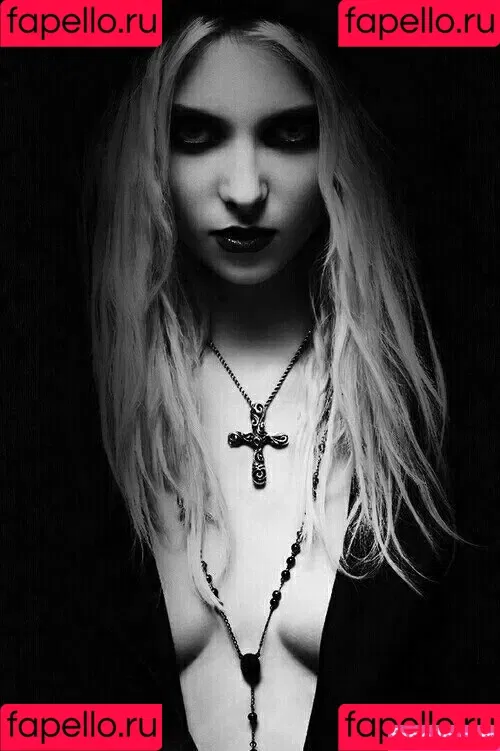 Taylor Momsen / aryelsoul / taylormomsen Onlyfans Photo Gallery 