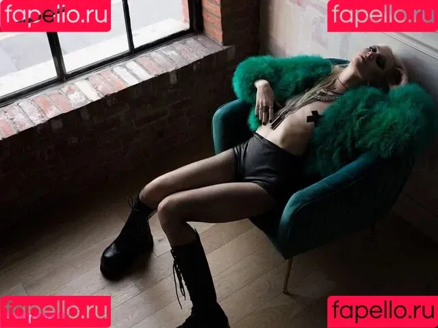 Taylor Momsen / aryelsoul / taylormomsen Onlyfans Photo Gallery 