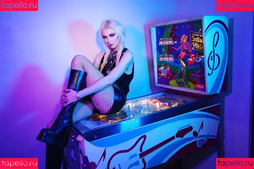 Taylor Momsen / aryelsoul / taylormomsen Onlyfans Photo Gallery 