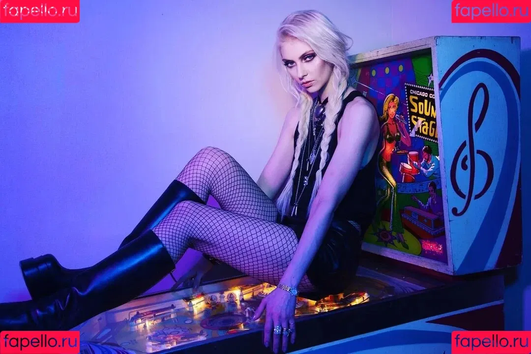 Taylor Momsen / aryelsoul / taylormomsen Onlyfans Photo Gallery 