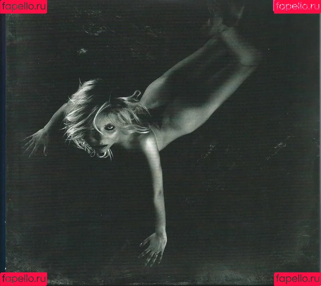 Taylor Momsen / aryelsoul / taylormomsen Onlyfans Photo Gallery 