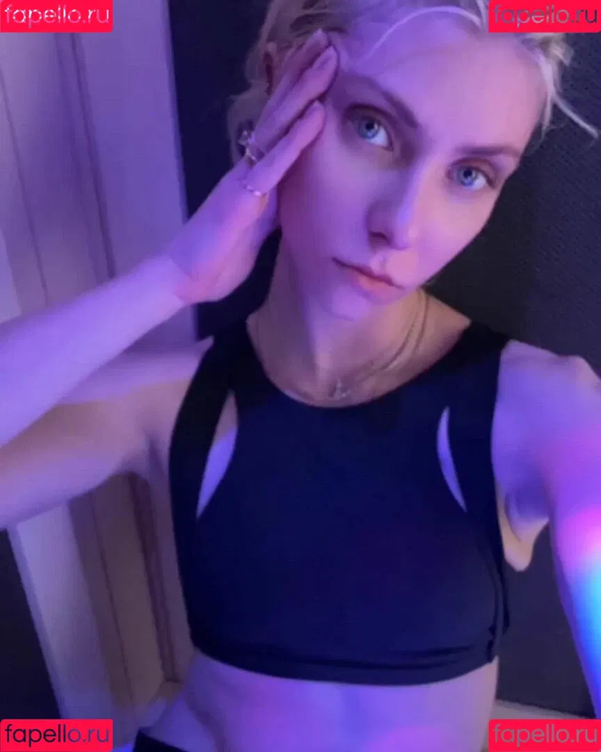 Taylor Momsen / aryelsoul / taylormomsen Onlyfans Photo Gallery 