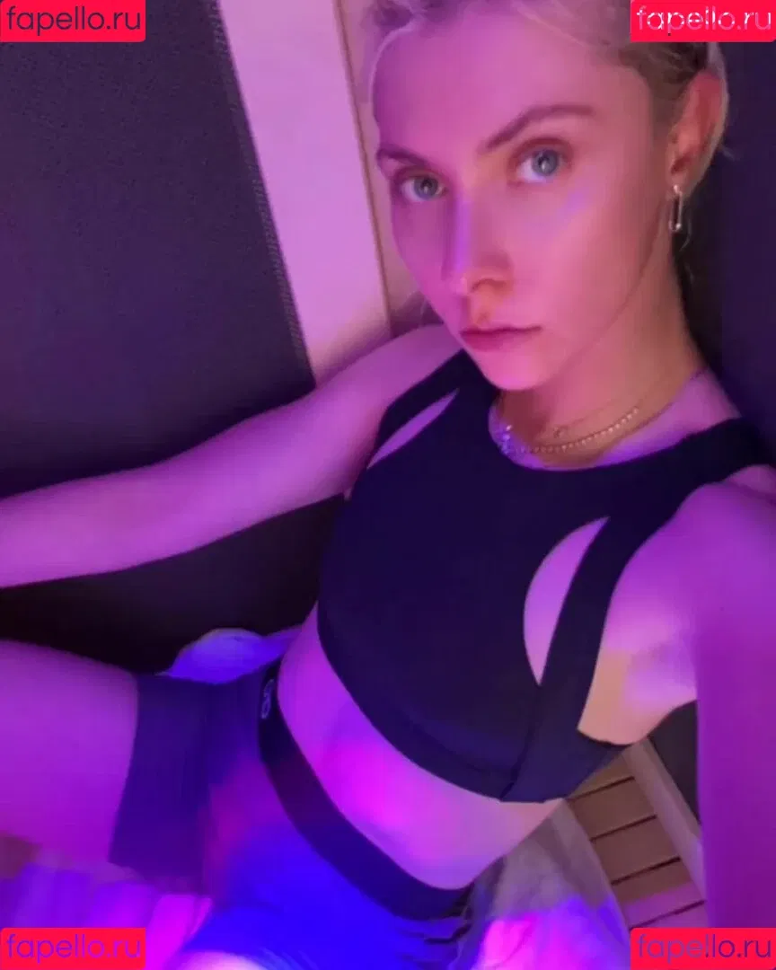 Taylor Momsen / aryelsoul / taylormomsen Onlyfans Photo Gallery 