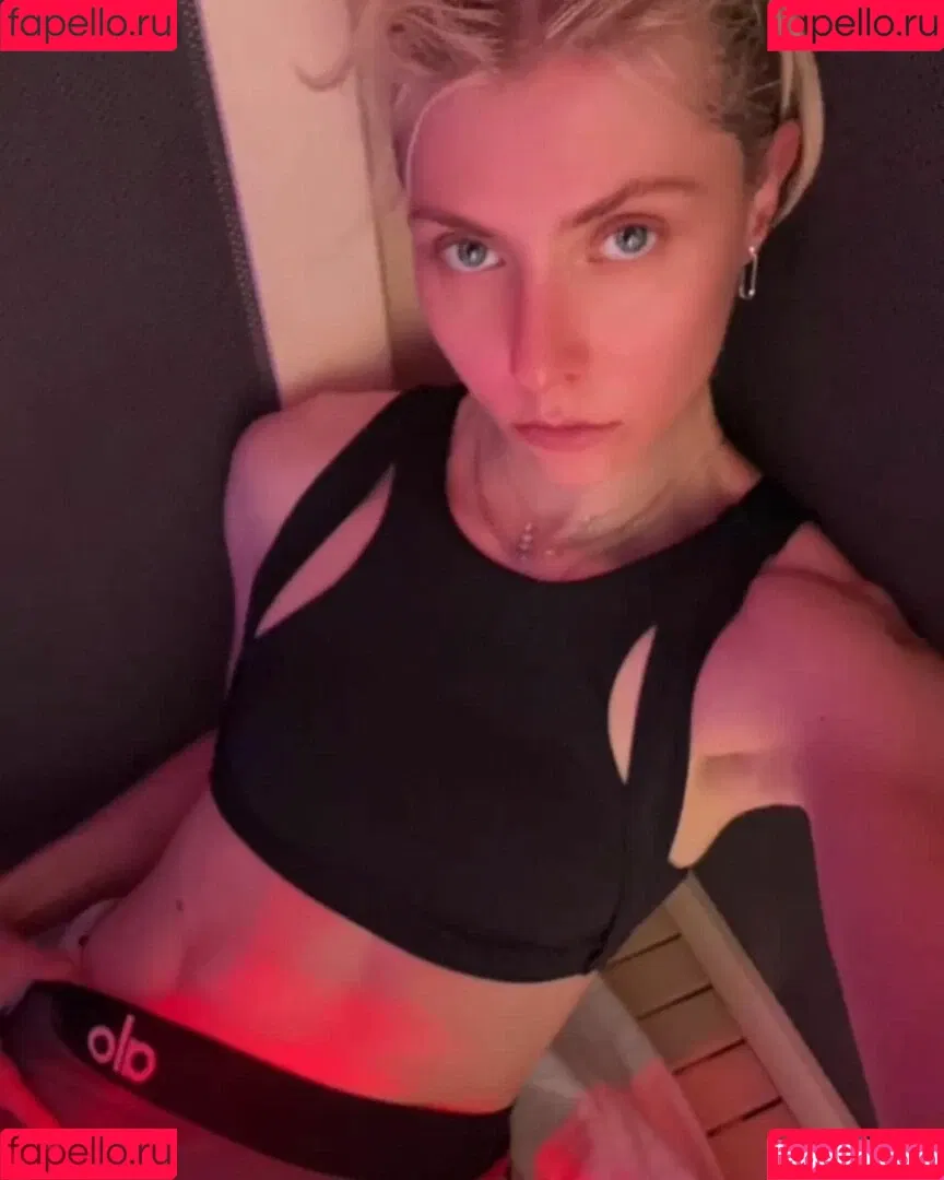 Taylor Momsen / aryelsoul / taylormomsen Onlyfans Photo Gallery 