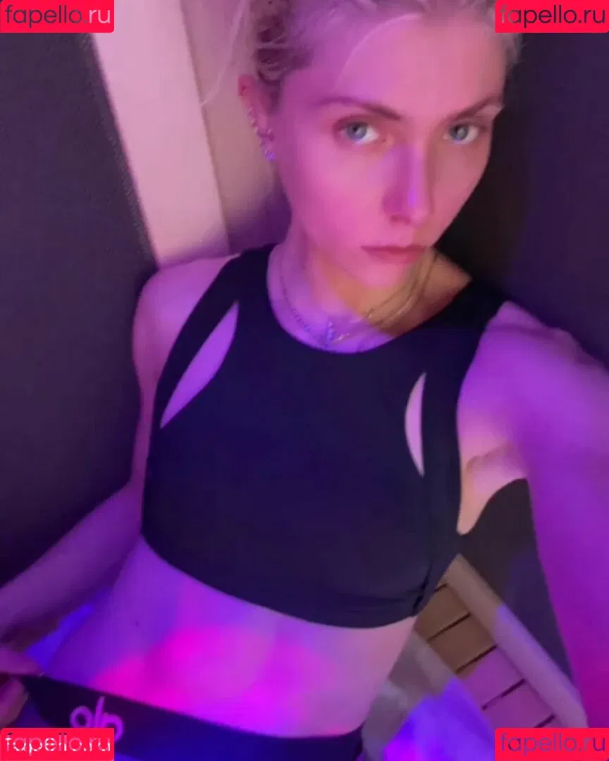 Taylor Momsen / aryelsoul / taylormomsen Onlyfans Photo Gallery 