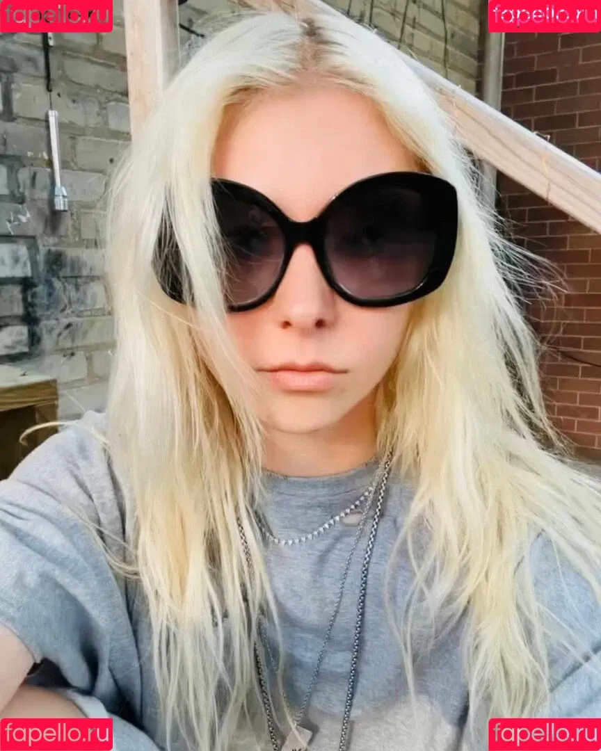 Taylor Momsen / aryelsoul / taylormomsen Onlyfans Photo Gallery 
