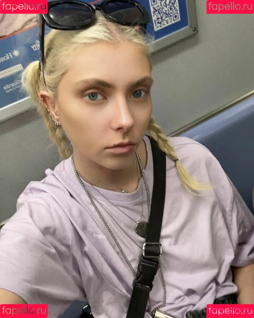 Taylor Momsen / aryelsoul / taylormomsen Onlyfans Photo Gallery 