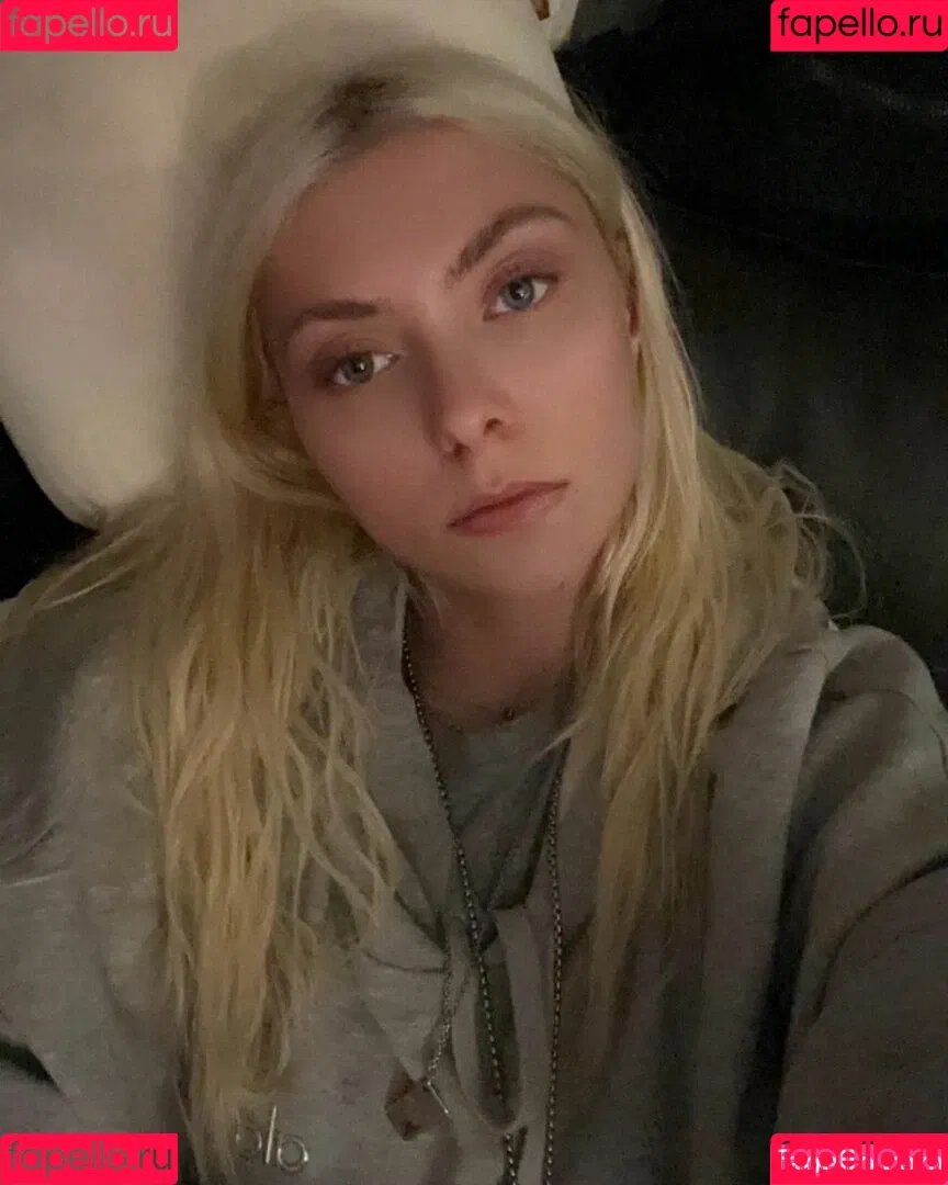 Taylor Momsen / aryelsoul / taylormomsen Onlyfans Photo Gallery 