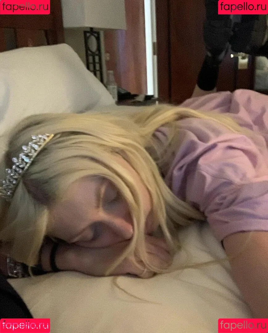 Taylor Momsen / aryelsoul / taylormomsen Onlyfans Photo Gallery 