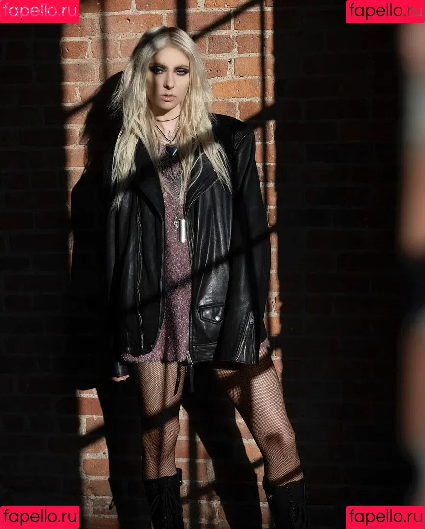 Taylor Momsen / aryelsoul / taylormomsen Onlyfans Photo Gallery 