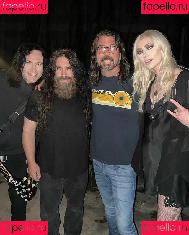 Taylor Momsen / aryelsoul / taylormomsen Onlyfans Photo Gallery 